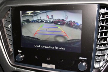 https://vehicle-cdn.autoleague.cloud/30352_950810384_12.jpg