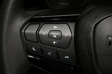 https://vehicle-cdn.autoleague.cloud/30352_950810384_14.jpg