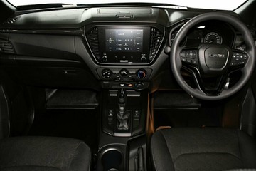 https://vehicle-cdn.autoleague.cloud/30352_950810384_6.jpg
