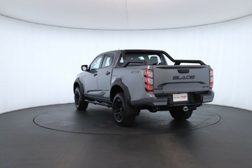 https://vehicle-cdn.autoleague.cloud/30352_950810468_12.jpg