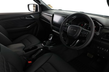 https://vehicle-cdn.autoleague.cloud/30352_950810468_19.jpg