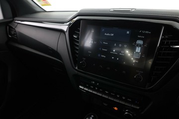 https://vehicle-cdn.autoleague.cloud/30352_950810468_22.jpg