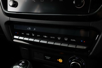 https://vehicle-cdn.autoleague.cloud/30352_950810468_25.jpg