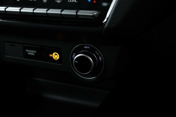 https://vehicle-cdn.autoleague.cloud/30352_950810468_26.jpg