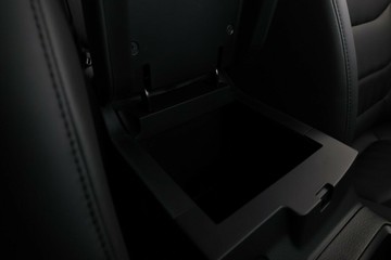 https://vehicle-cdn.autoleague.cloud/30352_950810468_29.jpg