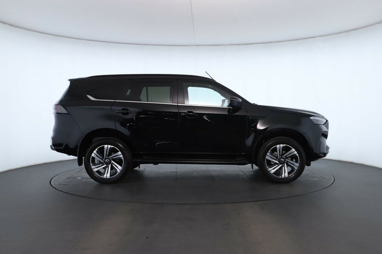 Isuzu Mu-x image 2