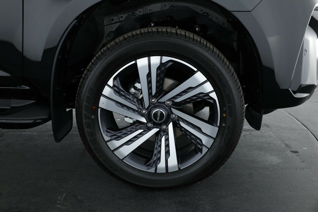 Isuzu Mu-x image 3