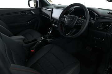 https://vehicle-cdn.autoleague.cloud/30352_950969621_20.jpg