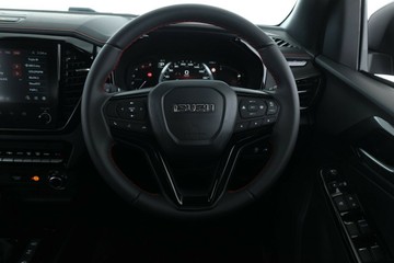 https://vehicle-cdn.autoleague.cloud/30352_950969621_21.jpg