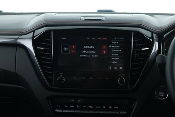 https://vehicle-cdn.autoleague.cloud/30352_950969621_33.jpg