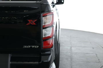 https://vehicle-cdn.autoleague.cloud/30352_950969640_15.jpg