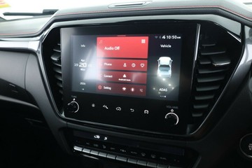 https://vehicle-cdn.autoleague.cloud/30352_950969640_23.jpg