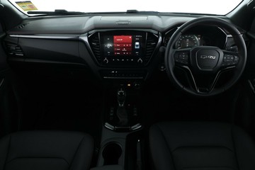 https://vehicle-cdn.autoleague.cloud/30352_950969640_33.jpg