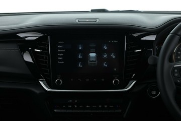 https://vehicle-cdn.autoleague.cloud/30352_951038642_24.jpg