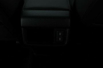 https://vehicle-cdn.autoleague.cloud/30352_951038642_35.jpg