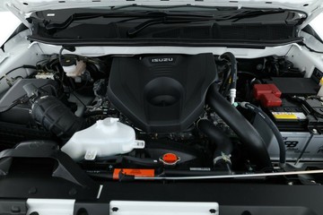 https://vehicle-cdn.autoleague.cloud/30352_960006874_6.jpg