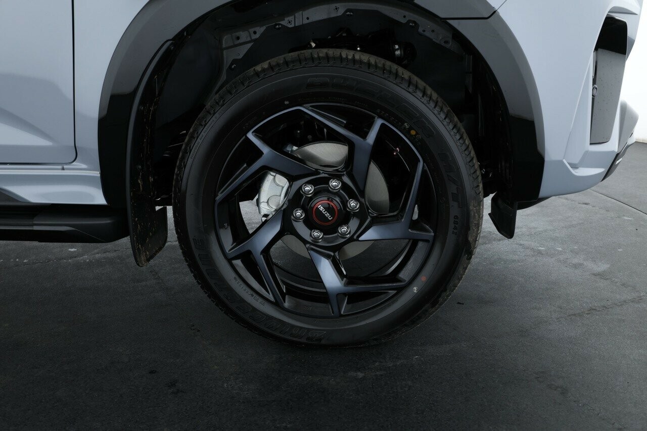 Isuzu Mu-x image 3