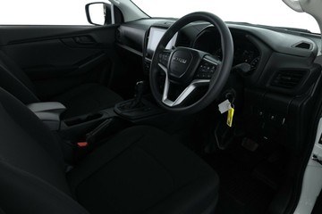 https://vehicle-cdn.autoleague.cloud/30352_960067673_19.jpg