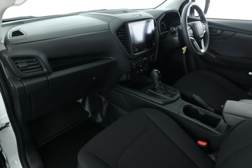 https://vehicle-cdn.autoleague.cloud/30352_960067683_31.jpg