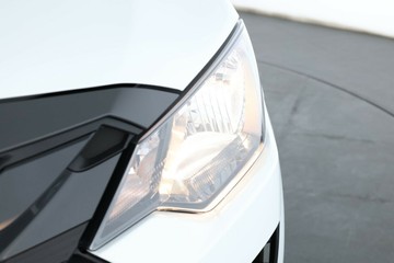 https://vehicle-cdn.autoleague.cloud/30352_960067691_8.jpg