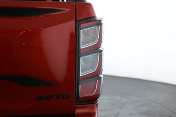 https://vehicle-cdn.autoleague.cloud/30352_960069776_15.jpg