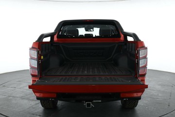 https://vehicle-cdn.autoleague.cloud/30352_960069776_16.jpg