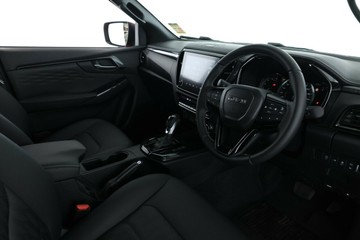 https://vehicle-cdn.autoleague.cloud/30352_960069776_20.jpg