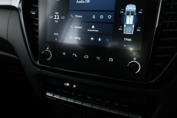 https://vehicle-cdn.autoleague.cloud/30352_960069776_26.jpg