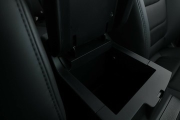 https://vehicle-cdn.autoleague.cloud/30352_960069776_31.jpg