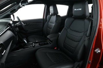 https://vehicle-cdn.autoleague.cloud/30352_960069776_32.jpg