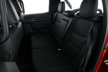 https://vehicle-cdn.autoleague.cloud/30352_960069776_34.jpg