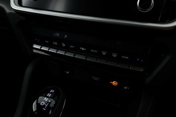 https://vehicle-cdn.autoleague.cloud/30352_960070760_27.jpg