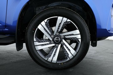 https://vehicle-cdn.autoleague.cloud/30352_960070922_3.jpg