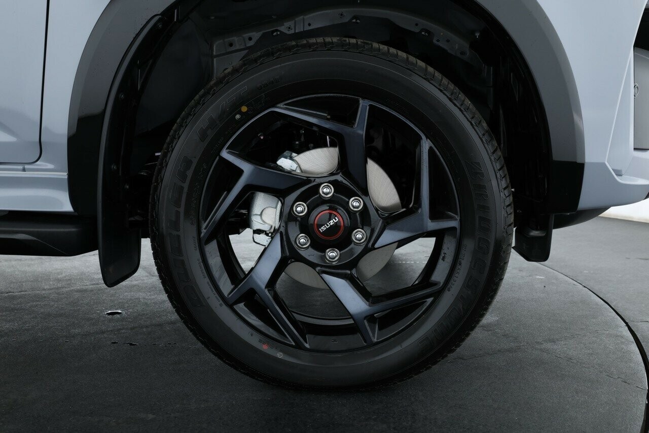Isuzu Mu-x image 3