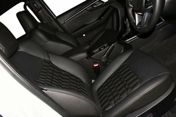 https://vehicle-cdn.autoleague.cloud/30352_960140713_10.jpg