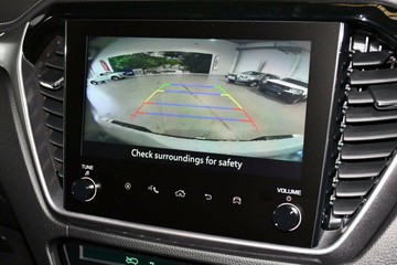 https://vehicle-cdn.autoleague.cloud/30352_960140713_12.jpg