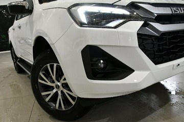 https://vehicle-cdn.autoleague.cloud/30352_960140713_2.jpg