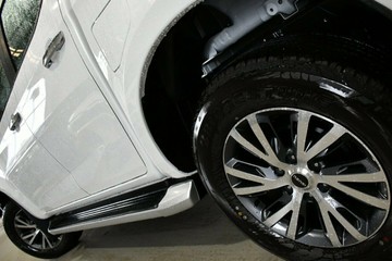 https://vehicle-cdn.autoleague.cloud/30352_960140713_4.jpg