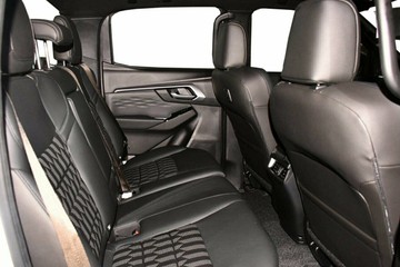 https://vehicle-cdn.autoleague.cloud/30352_960140713_8.jpg