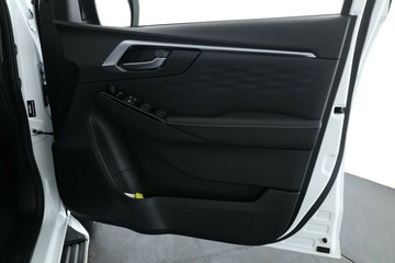 https://vehicle-cdn.autoleague.cloud/30352_960140715_17.jpg