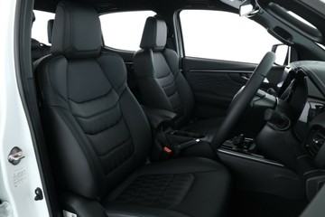 https://vehicle-cdn.autoleague.cloud/30352_960140715_18.jpg