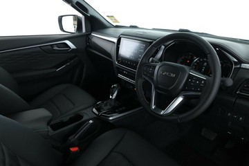 https://vehicle-cdn.autoleague.cloud/30352_960140715_19.jpg