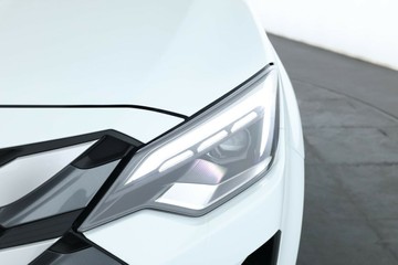 https://vehicle-cdn.autoleague.cloud/30352_960140715_8.jpg