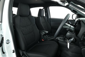 https://vehicle-cdn.autoleague.cloud/30352_960140769_17.jpg
