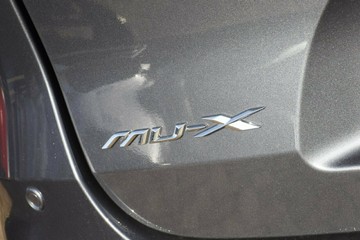 https://vehicle-cdn.autoleague.cloud/30352_960142007_20.jpg