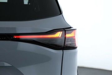 https://vehicle-cdn.autoleague.cloud/30352_960142203_14.jpg