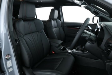 https://vehicle-cdn.autoleague.cloud/30352_960142203_19.jpg