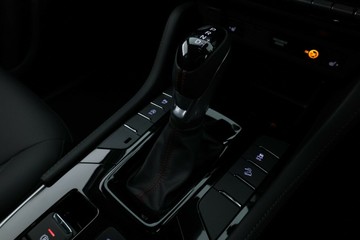 https://vehicle-cdn.autoleague.cloud/30352_960142203_27.jpg