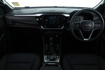 https://vehicle-cdn.autoleague.cloud/30352_960142203_34.jpg