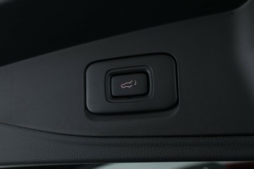 https://vehicle-cdn.autoleague.cloud/30352_960142268_16.jpg